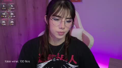 Snapshot of lilyrouse_ chatting on 06-19-26, 04:28 lily help me to collect more cosplay online show from 06-19-26, 04:28