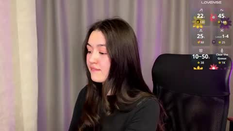 Lily online show from 04-18-26, 07:07