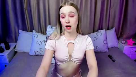 Lilian online show from 03-10-25, 03:23