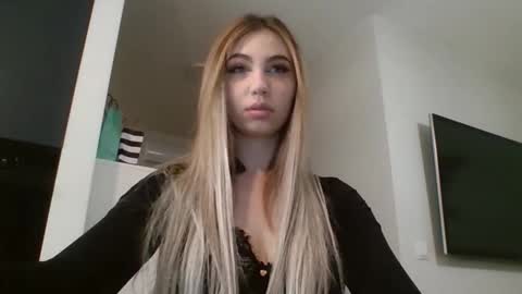 Snapshot of lilysweetgirl chatting on 02-05-26, 08:24 Lily online show from 02-05-26, 08:24