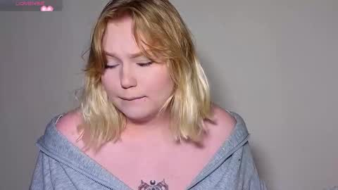 Snapshot of lime_cat chatting on 09-20-25, 12:11 lime cat online show from 09-20-25, 12:11