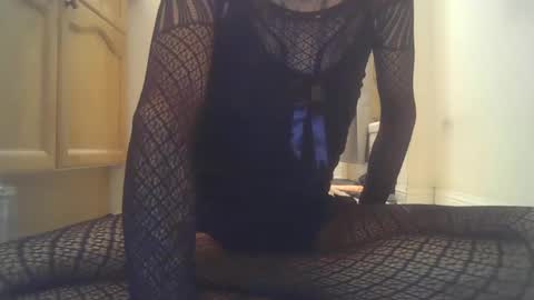 Snapshot of limpclitsissyfemboy chatting on 10-13-25, 02:44 limpclitsissyfemboy online show from 10-13-25, 02:44