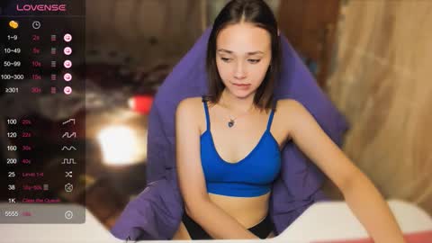 Snapshot of lina_and_lion chatting on 10-18-25, 05:03 Scarlet online show from 10-18-25, 05:03