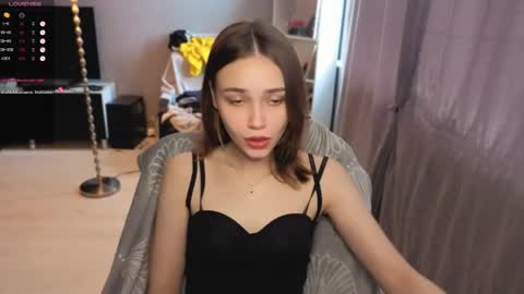 Snapshot of lina_and_lion chatting on 05-29-26, 10:57 Scarlet online show from 05-29-26, 10:57