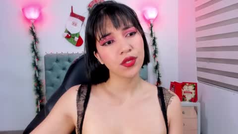  Lina Bedoya  online show from 12-23-24, 11:36