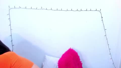  Lina Bedoya  online show from 01-24-25, 11:37