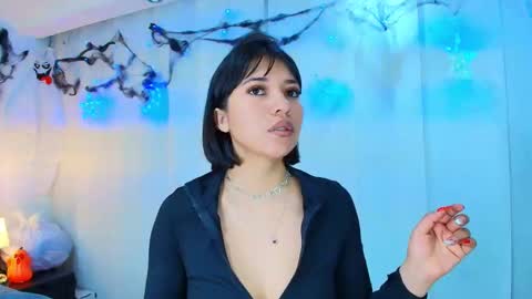  Lina Bedoya  online show from 10-27-25, 11:58