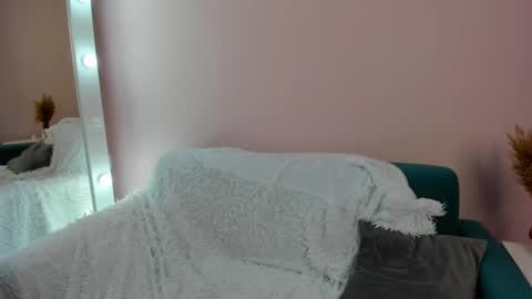 Snapshot of lina_blueeyed chatting on 01-22-25, 01:00 Lina blueeyed    GMT3 1100-1700 Mon Wed Thu Sat Sun online show from 01-22-25, 01:00