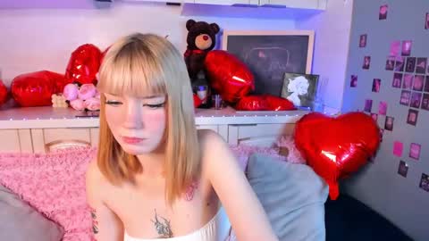 Snapshot of lina_blueeyed chatting on 02-10-25, 08:09 Lina blueeyed    GMT3 1100-1700 Mon Wed Thu Sat Sun online show from 02-10-25, 08:09
