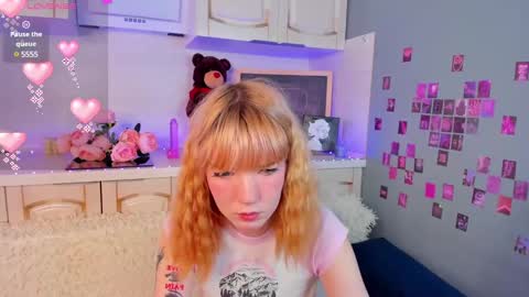 Snapshot of lina_blueeyed chatting on 03-06-25, 08:08 Lina blueeyed    GMT3 1100-1700 Mon Wed Thu Sat Sun online show from 03-06-25, 08:08