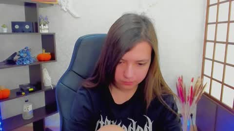 Snapshot of lina_brownie chatting on 12-14-24, 02:12 Lina online show from 12-14-24, 02:12