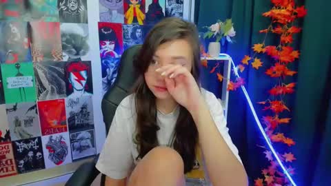 Snapshot of lina_brownie chatting on 12-20-24, 02:19 Lina online show from 12-20-24, 02:19