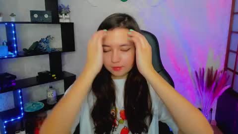 Snapshot of lina_brownie chatting on 12-28-24, 02:11 Lina online show from 12-28-24, 02:11