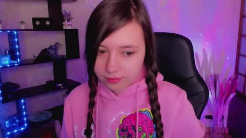 Snapshot of lina_brownie chatting on 01-06-25, 02:04 Lina online show from 01-06-25, 02:04