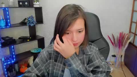 Snapshot of lina_brownie chatting on 01-25-25, 06:12 Lina online show from 01-25-25, 06:12