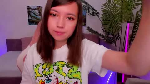 Snapshot of lina_brownie chatting on 09-10-25, 02:33 Lina online show from 09-10-25, 02:33