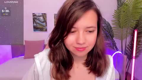 Snapshot of lina_brownie chatting on 09-21-25, 02:35 Lina online show from 09-21-25, 02:35