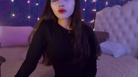 Lillian online show from 10-31-25, 03:57