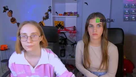 Snapshot of lina_fox12 chatting on 10-21-25, 12:17 lina_fox12 online show from 10-21-25, 12:17