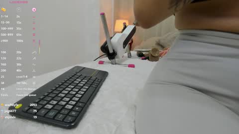   online show from 03-02-25, 02:43