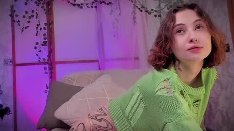 Snapshot of lina_n_kitty chatting on 01-16-25, 06:25 Lina - online show from 01-16-25, 06:25