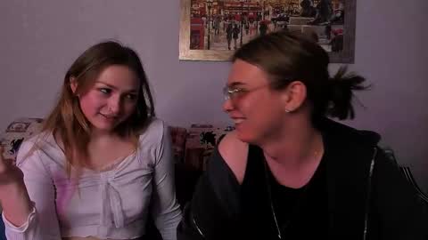 Snapshot of lina_nik chatting on 10-17-25, 07:38 lina_nik online show from 10-17-25, 07:38