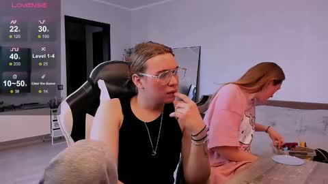 Snapshot of lina_nik chatting on 10-19-25, 11:22 lina_nik online show from 10-19-25, 11:22