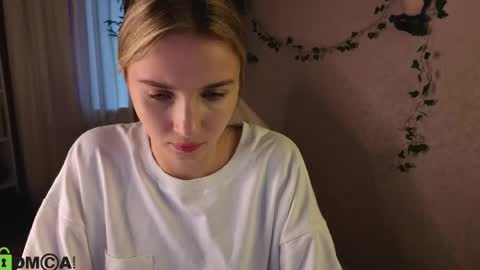 LINA online show from 04-24-26, 01:19