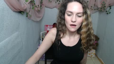 Snapshot of lina_star_s chatting on 01-03-25, 09:47 Lina online show from 01-03-25, 09:47