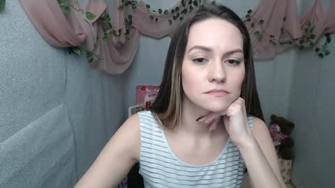 Snapshot of lina_star_s chatting on 01-14-25, 06:45 Lina online show from 01-14-25, 06:45