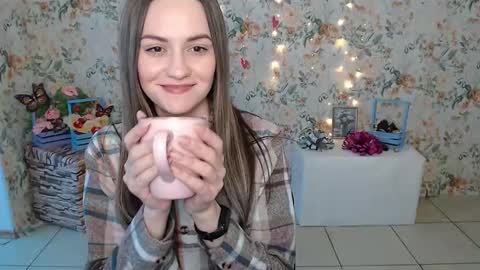 Snapshot of lina_star_s chatting on 02-18-25, 06:48 Lina online show from 02-18-25, 06:48