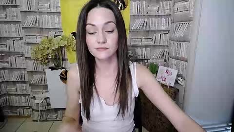 Snapshot of lina_star_s chatting on 10-17-25, 07:33 Lina online show from 10-17-25, 07:33