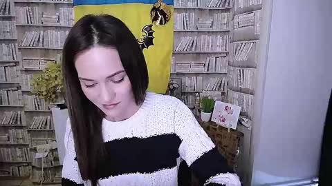 Snapshot of lina_star_s chatting on 10-18-25, 09:32 Lina online show from 10-18-25, 09:32