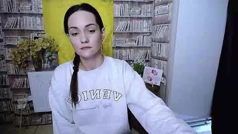 Snapshot of lina_star_s chatting on 11-24-25, 10:04 Lina online show from 11-24-25, 10:04