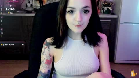 Snapshot of lina_tyaan chatting on 12-13-24, 11:02 Lina 3  1715622743 online show from 12-13-24, 11:02