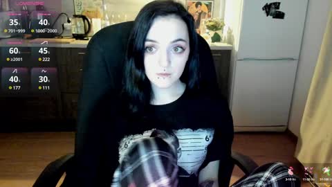 Snapshot of lina_tyaan chatting on 12-28-24, 10:13 Lina 3  1715622743 online show from 12-28-24, 10:13