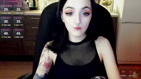 Snapshot of lina_tyaan chatting on 12-30-24, 07:00 Lina 3  1715622743 online show from 12-30-24, 07:00
