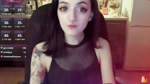 Snapshot of lina_tyaan chatting on 12-30-24, 10:01 Lina 3  1715622743 online show from 12-30-24, 10:01