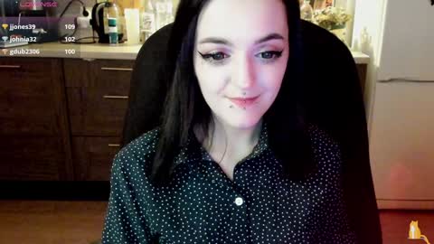 Snapshot of lina_tyaan chatting on 12-31-24, 10:01 Lina 3  1715622743 online show from 12-31-24, 10:01