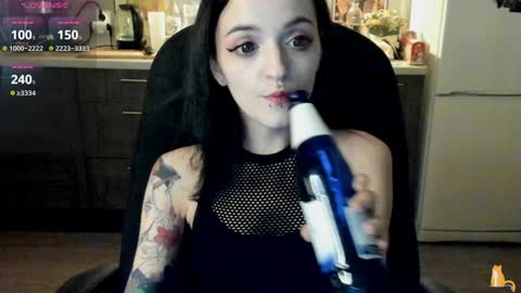Snapshot of lina_tyaan chatting on 01-02-25, 08:24 Lina 3  1715622743 online show from 01-02-25, 08:24