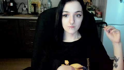 Snapshot of lina_tyaan chatting on 01-15-25, 11:10 Lina 3  1715622743 online show from 01-15-25, 11:10