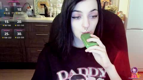 Snapshot of lina_tyaan chatting on 02-04-25, 07:51 Lina 3  1715622743 online show from 02-04-25, 07:51