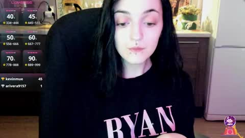 Snapshot of lina_tyaan chatting on 02-10-25, 11:25 Lina 3  1715622743 online show from 02-10-25, 11:25