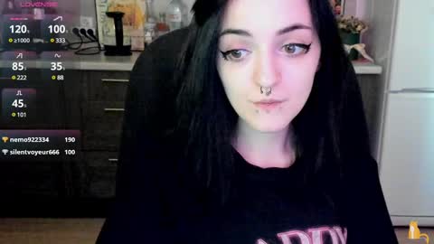 Snapshot of lina_tyaan chatting on 02-25-25, 10:47 Lina 3  1715622743 online show from 02-25-25, 10:47