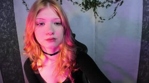 Snapshot of lina_vi chatting on 04-07-26, 08:09 Lina online show from 04-07-26, 08:09