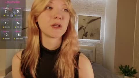 Snapshot of lina_vi chatting on 04-16-26, 10:01 Lina online show from 04-16-26, 10:01