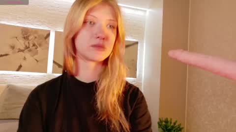 Snapshot of lina_vi chatting on 04-22-26, 08:21 Lina online show from 04-22-26, 08:21