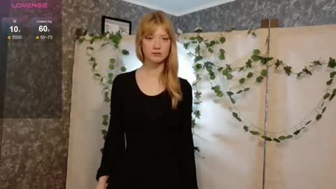 Snapshot of lina_vi chatting on 05-13-26, 08:27 Lina online show from 05-13-26, 08:27