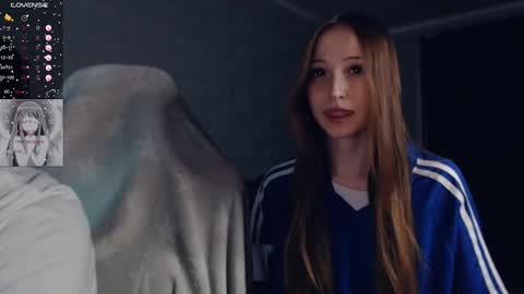 Snapshot of linaandliam chatting on 03-05-25, 12:05 linaandliam online show from 03-05-25, 12:05