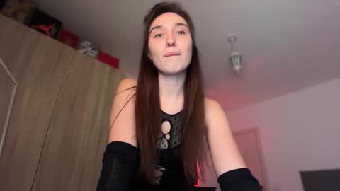 Lina online show from 10-23-25, 09:02